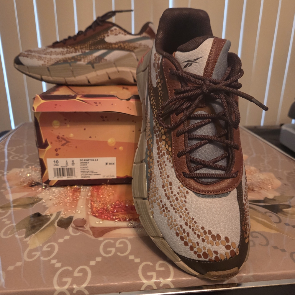 Reebok Men's Brown and Gray Sneakers